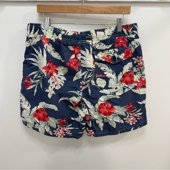 MENS floral swim trunks - Picture 4 of 9